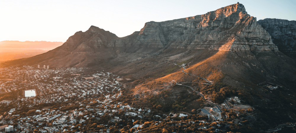 Lion’s Head vs Table Mountain: Which Hike Should You Choose During Your Stay?